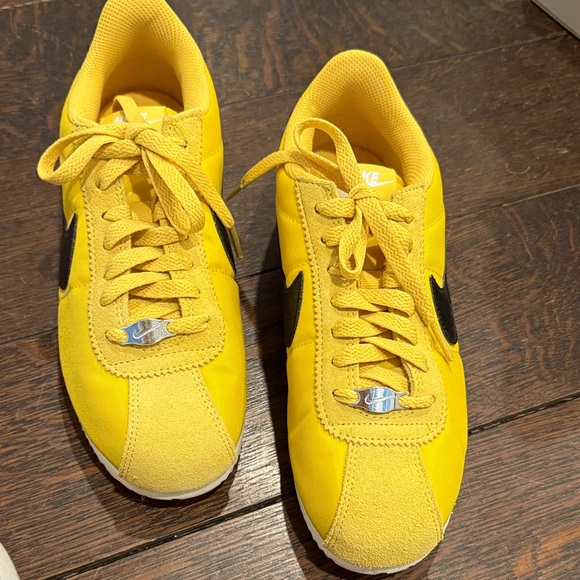 Nike Vibrant Yellow Sneakers with Black Accents - Picture 1 of 3